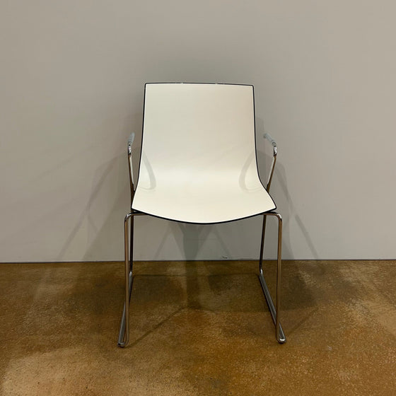 Arper / CATIFA 46 / Chair on sled base