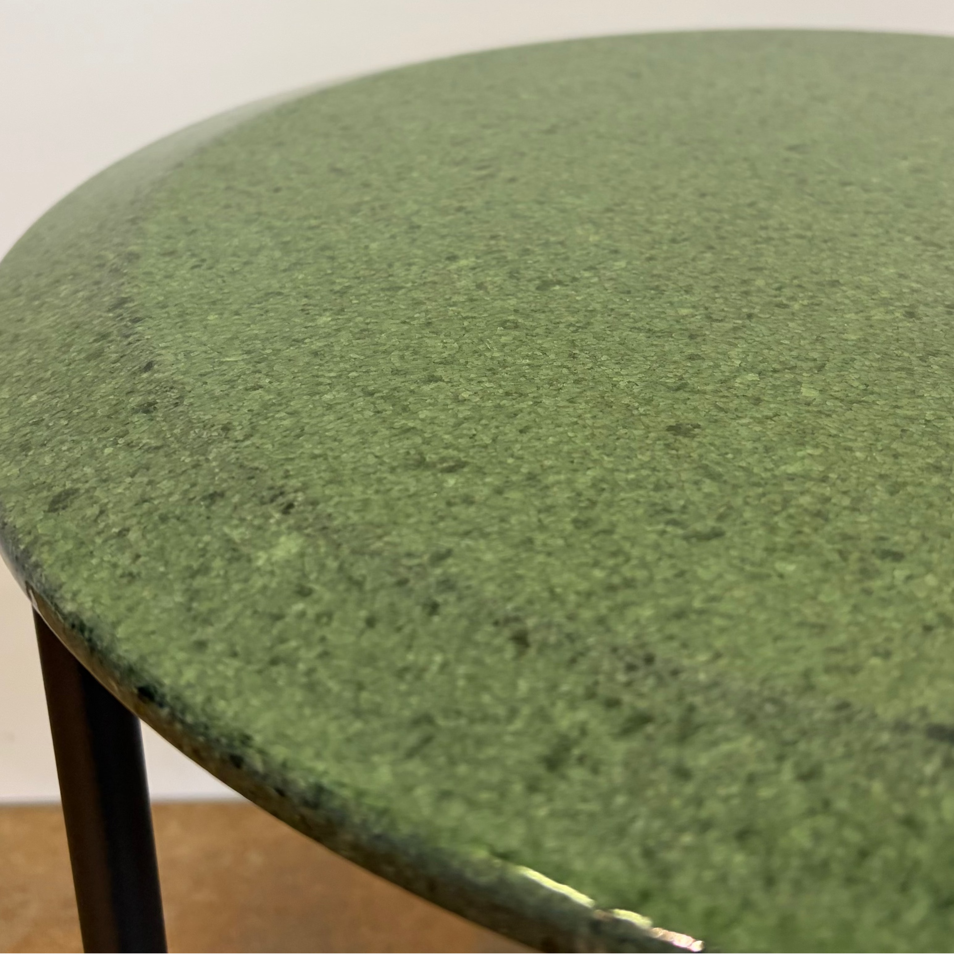 B&B Italia / Borea Tisch / rund Detail