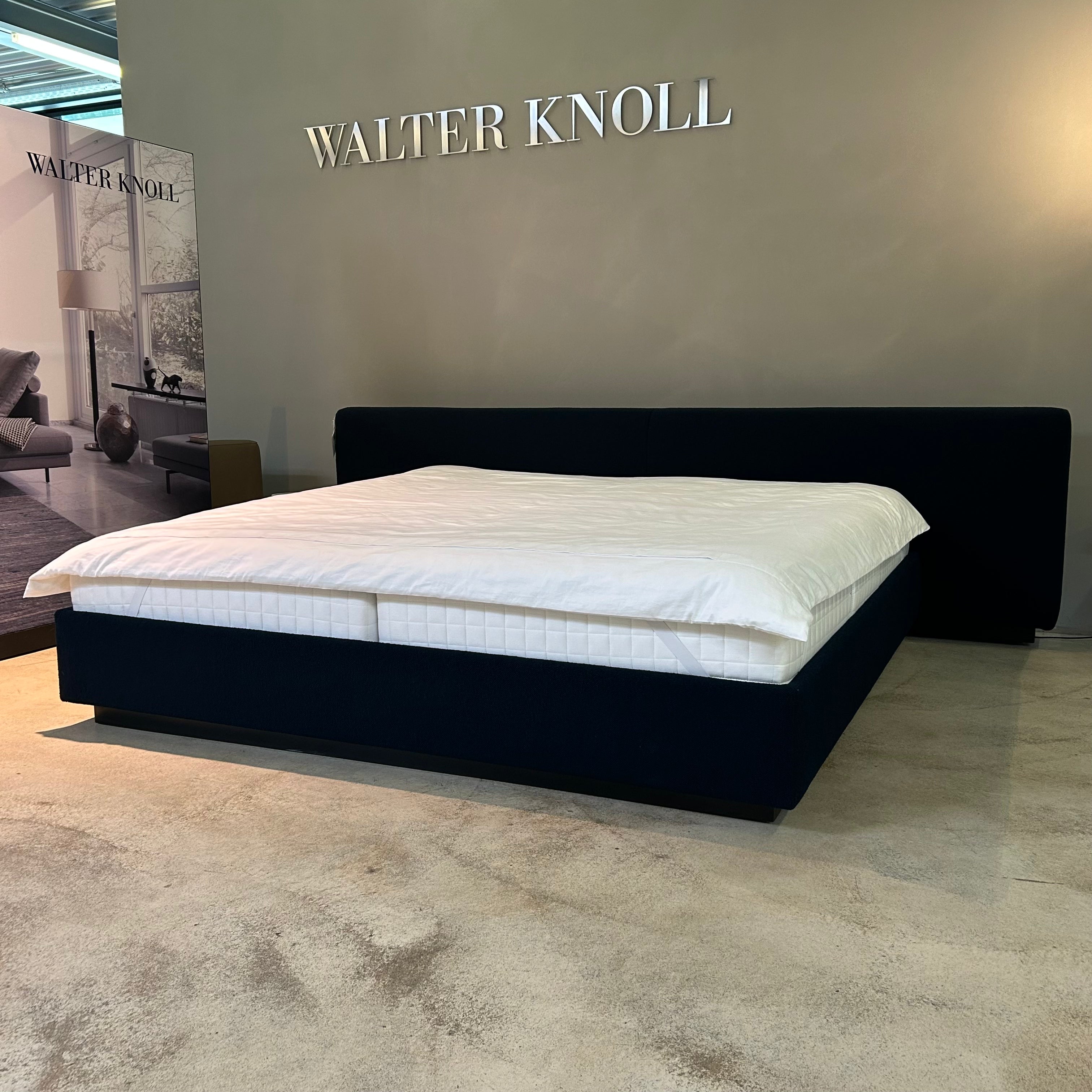 Walter Knoll YUUTO 810-200 mit Überstand