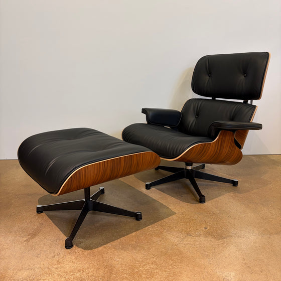 Vitra / LOUNGE CHAIR + OTTOMAN / Sessel und Hocker