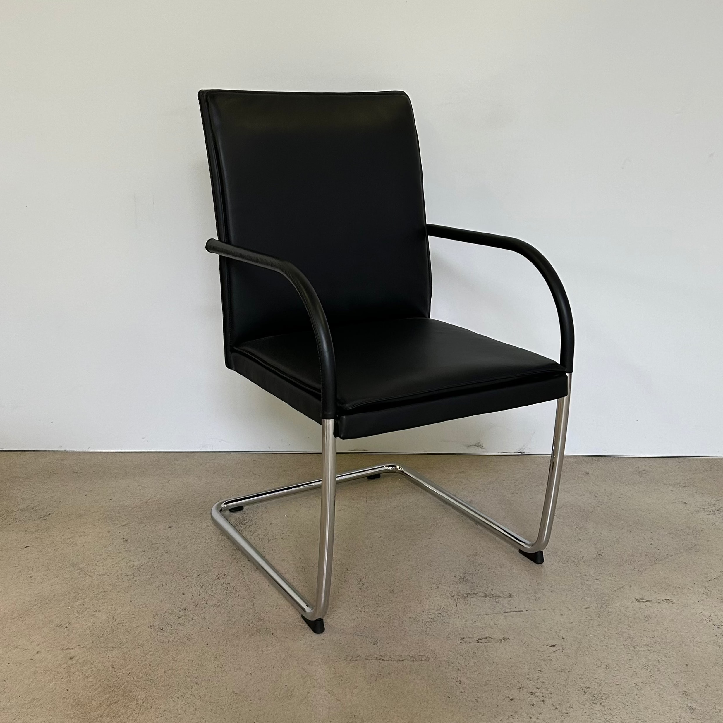 Walter Knoll / George 1577 / Freischwinger