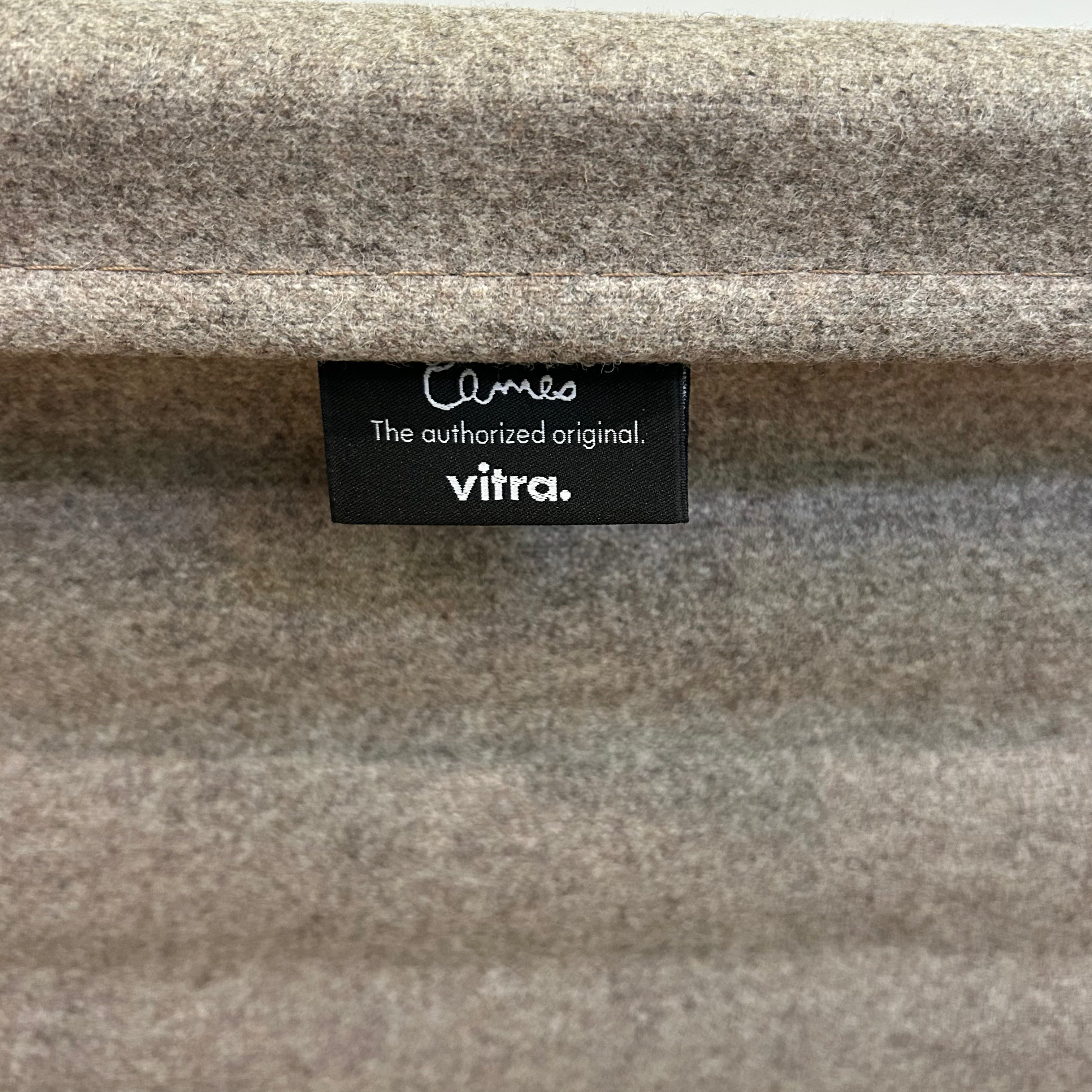 Vitra / Aluminium Group EA 119 / Bürodrehstuhl