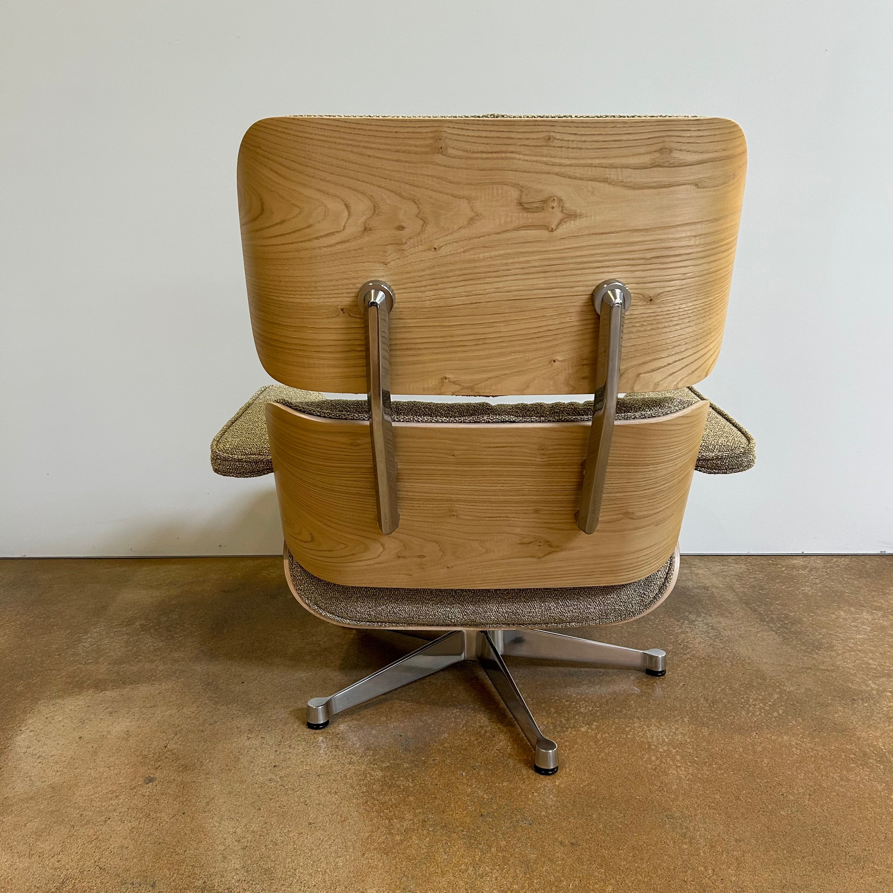 Vitra / LOUNGE CHAIR + OTTOMAN / Sessel und Hocker