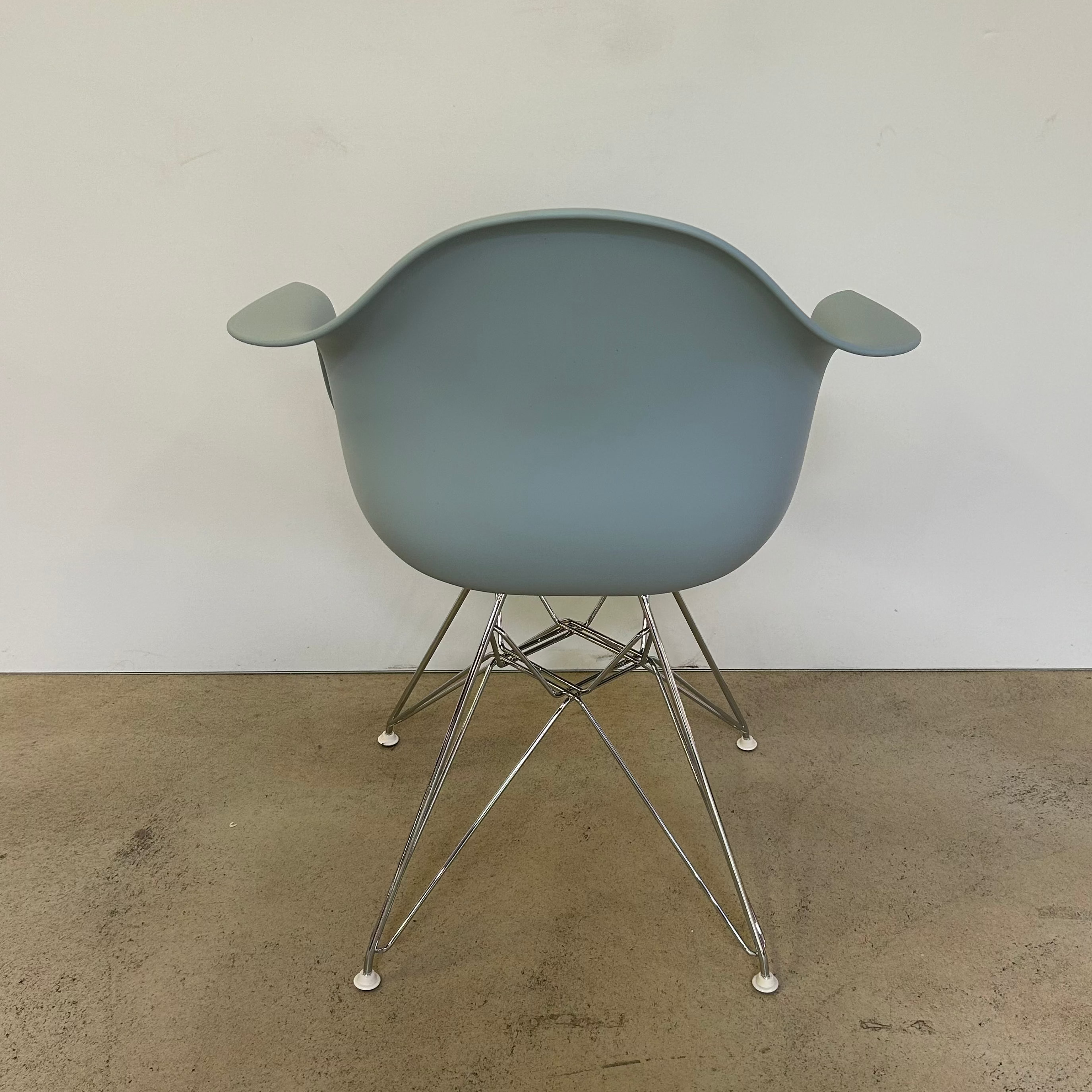 Vitra / Eames Plastic Armchair DAR / Stuhl