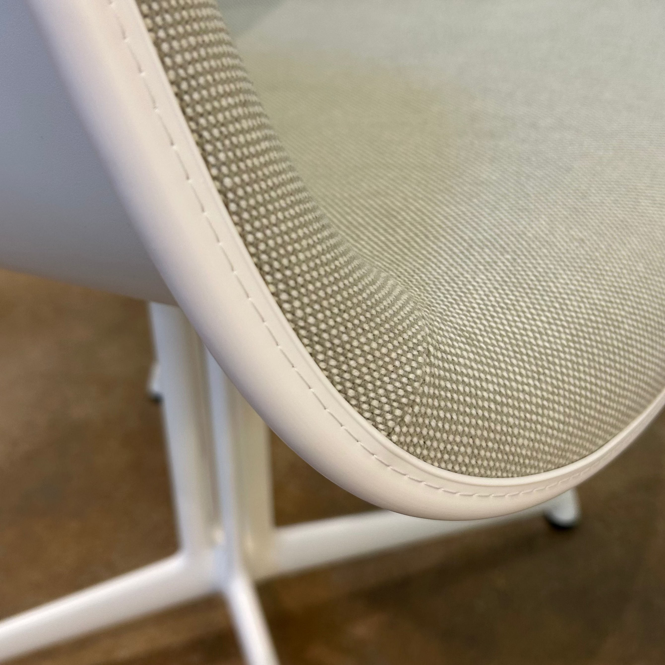 Vitra / Eames Plastic Armchair DAL / Armlehnstuhl