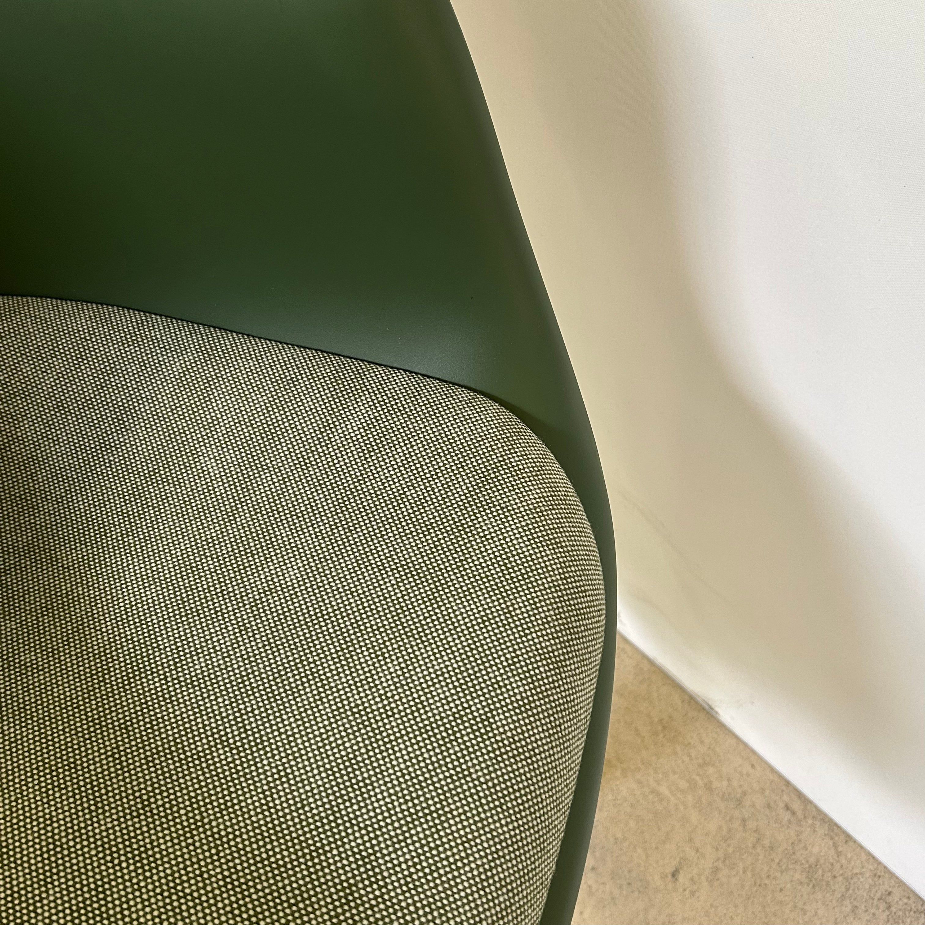 Vitra / Eames Plastic Armchair DAW / Stuhl