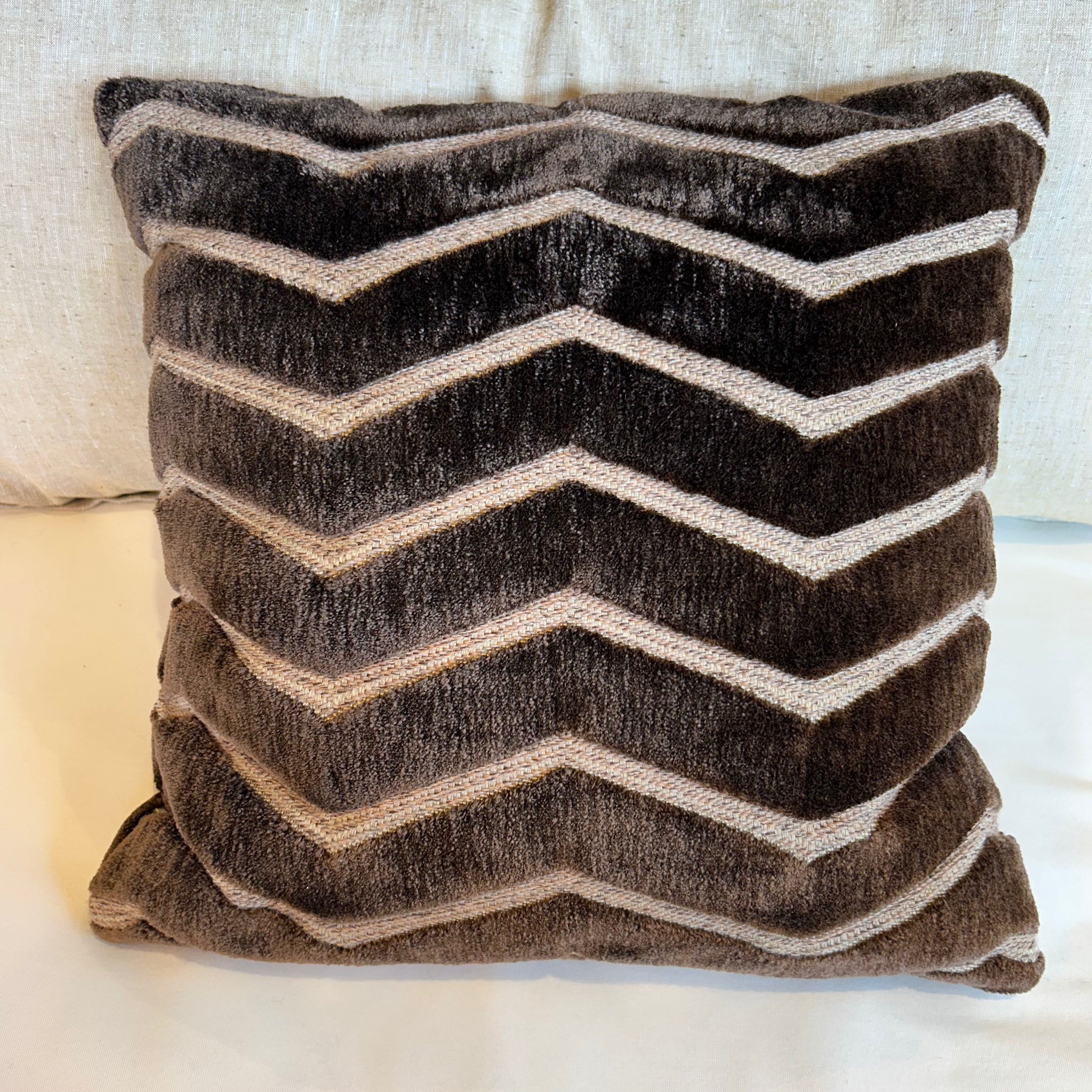 COR / Nenou / Ensemble aus Drehstuhl & Hocker mit Tablett & LUIZ Zierkissen - Architare shop