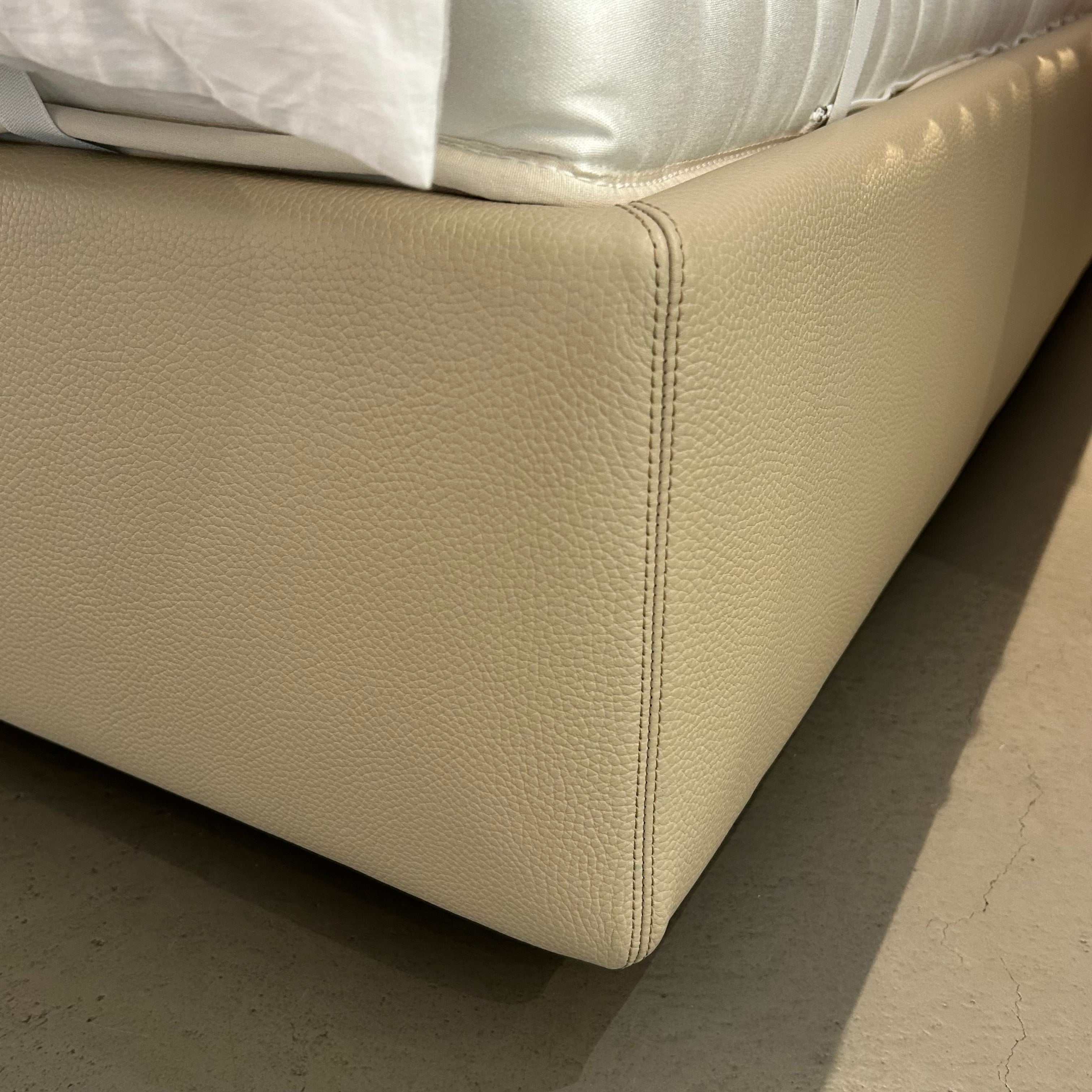 Walter Knoll / YUUTO 810-200 / Polsterbett ohne Überstand