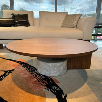 Cassina / 557 Sengu / coffee table