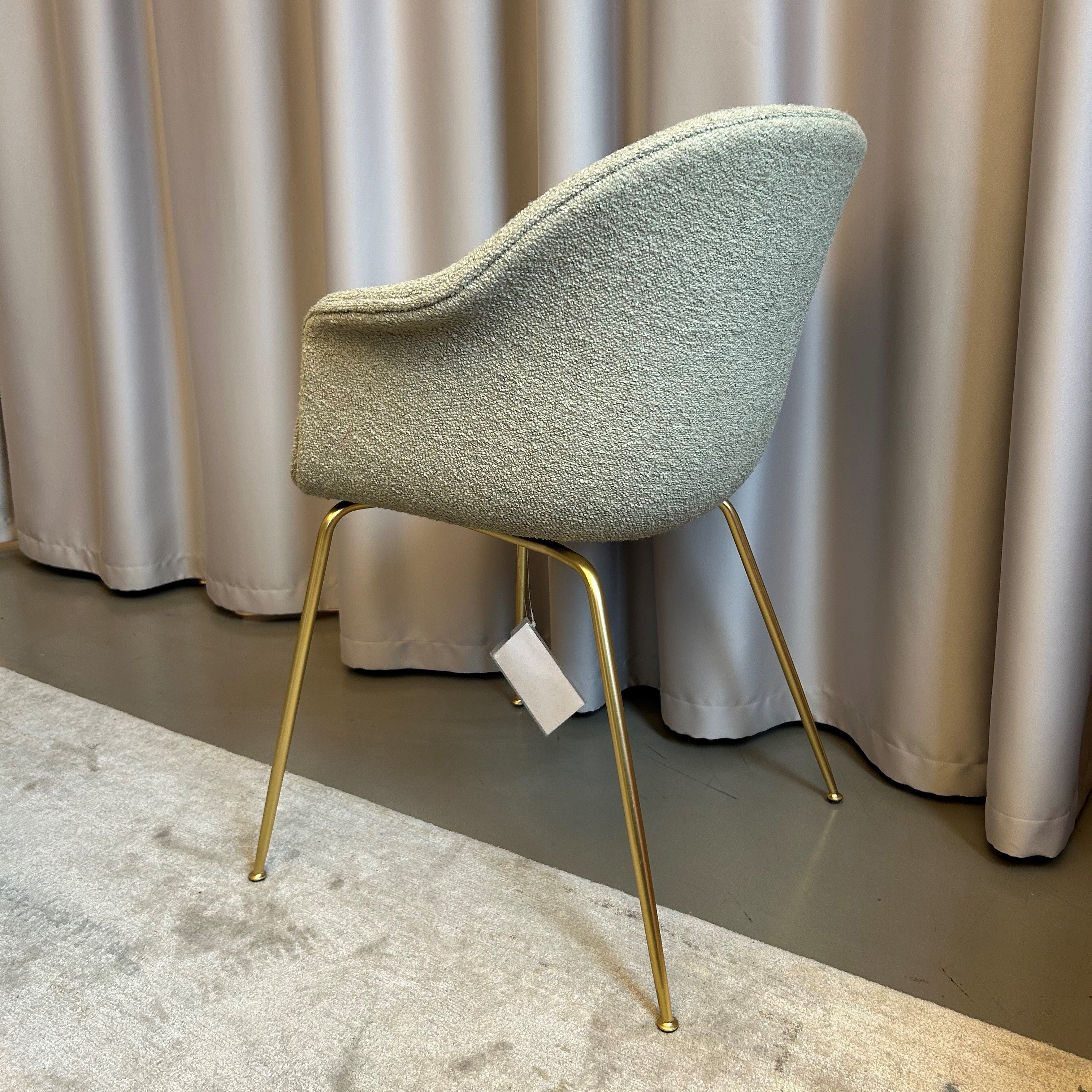 Gubi / BAT Dining Chair / Stuhl mit Armlehnen