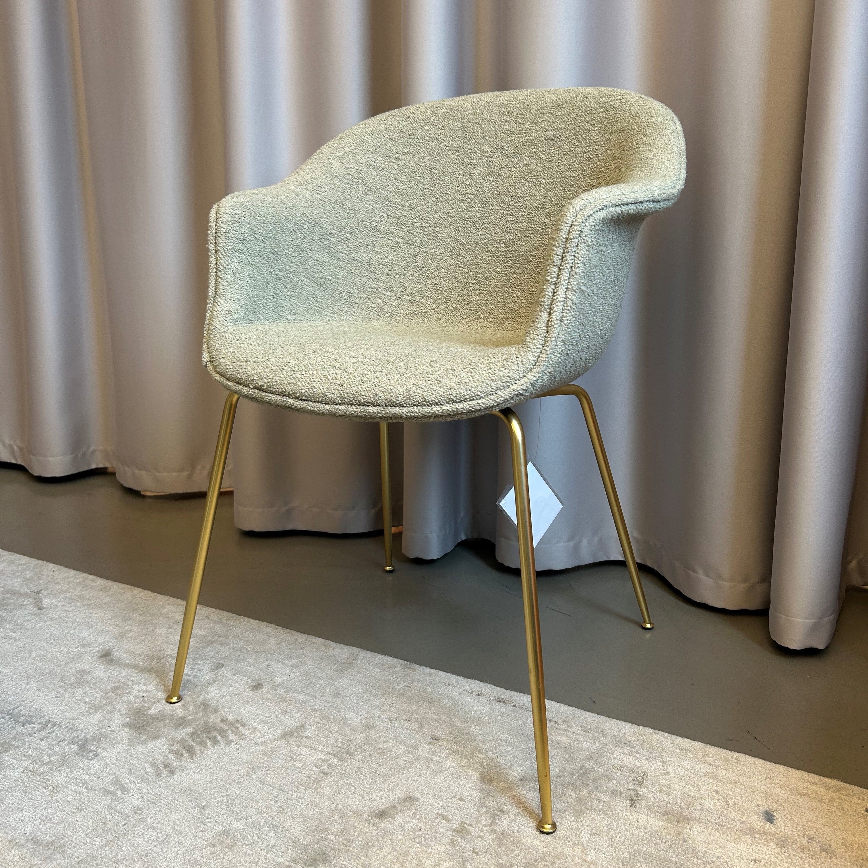 Gubi / BAT Dining Chair / Stuhl mit Armlehnen