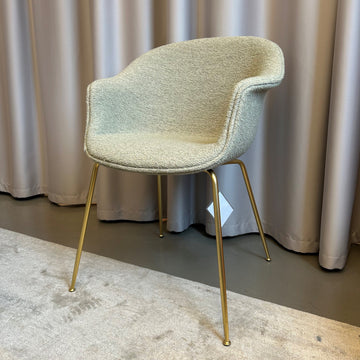 Gubi / BAT Dining Chair / Chair with Armrests