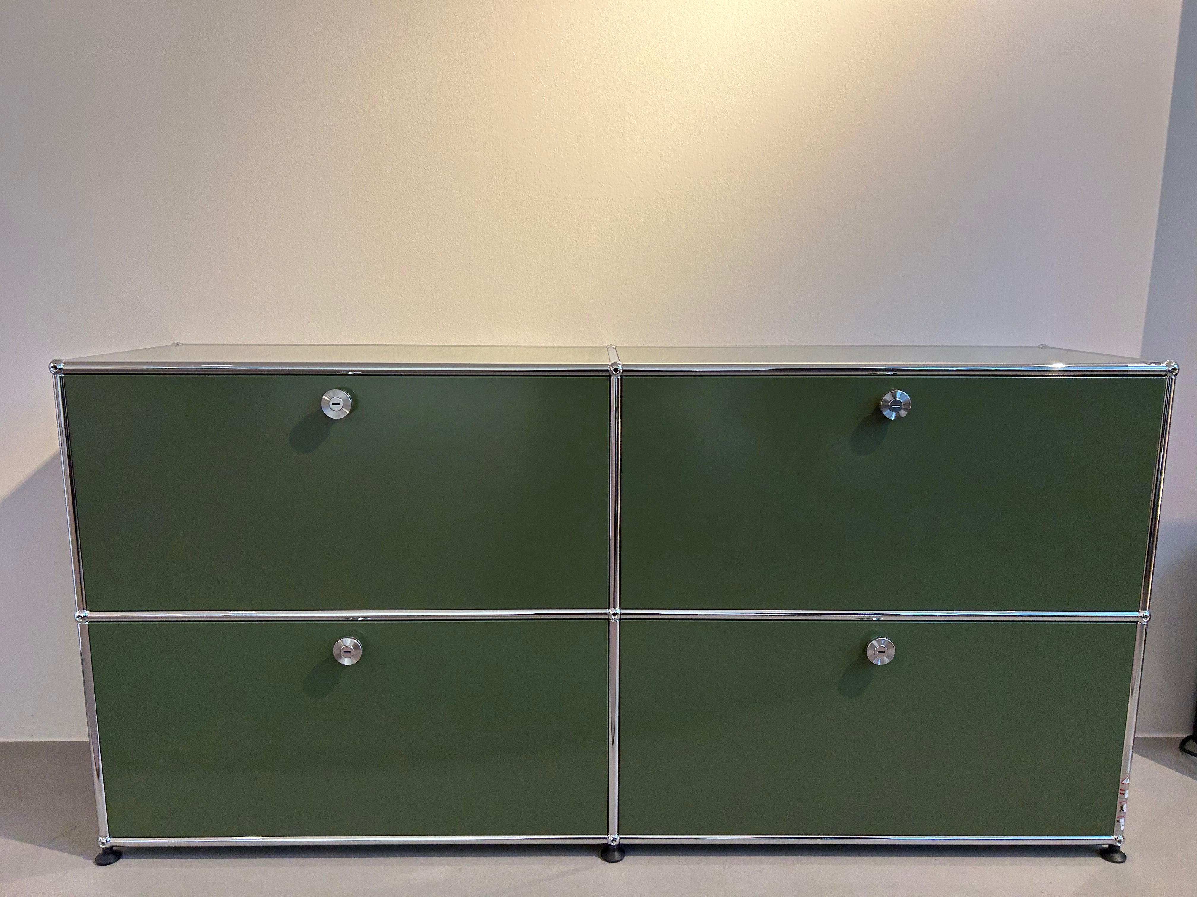 USM Haller / Sideboard mit 4 Klapptüren