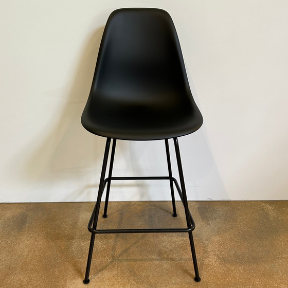 Vitra / Eames Plastic Stool Medium / Barhocker