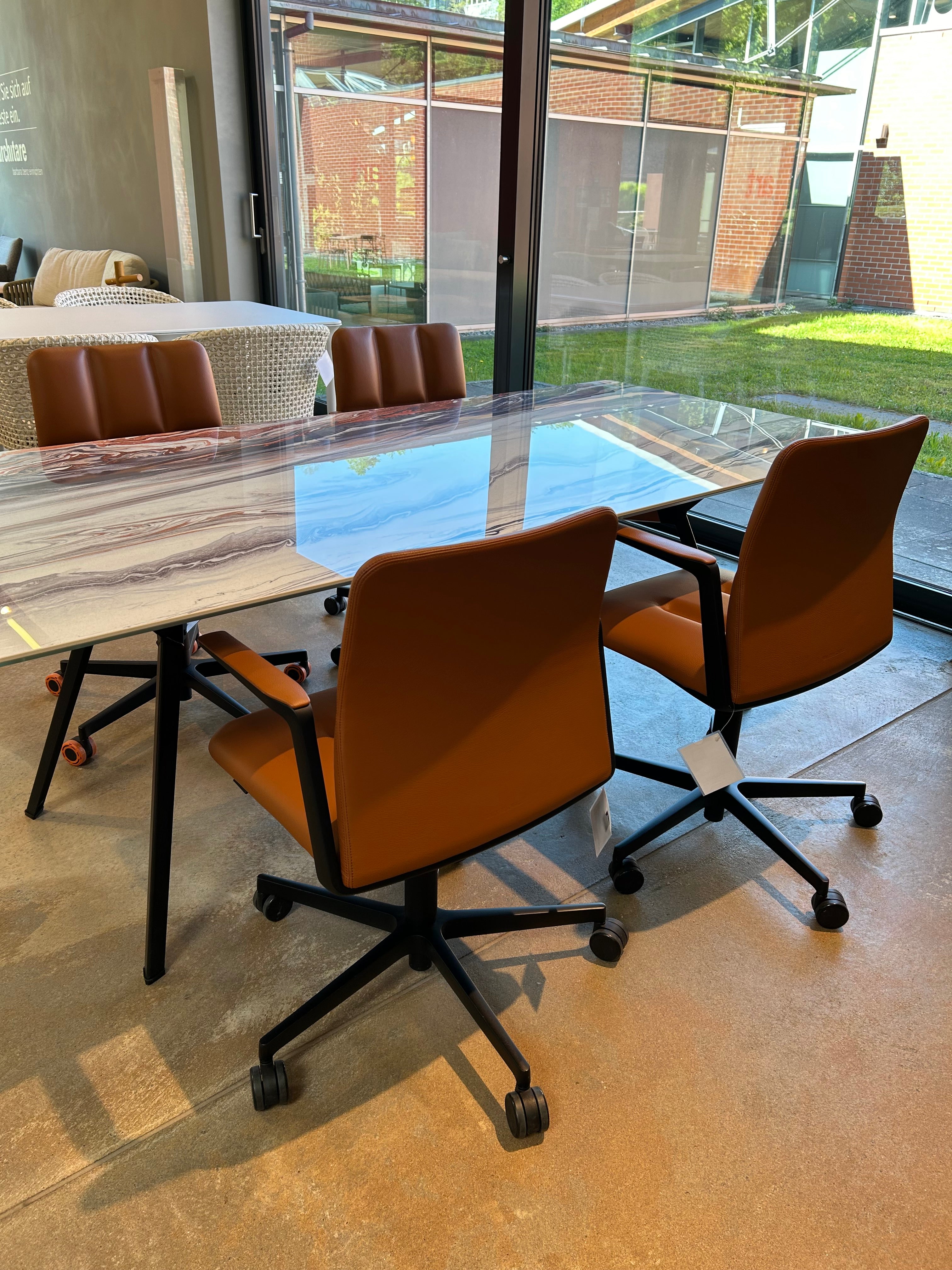 Leadchair Management