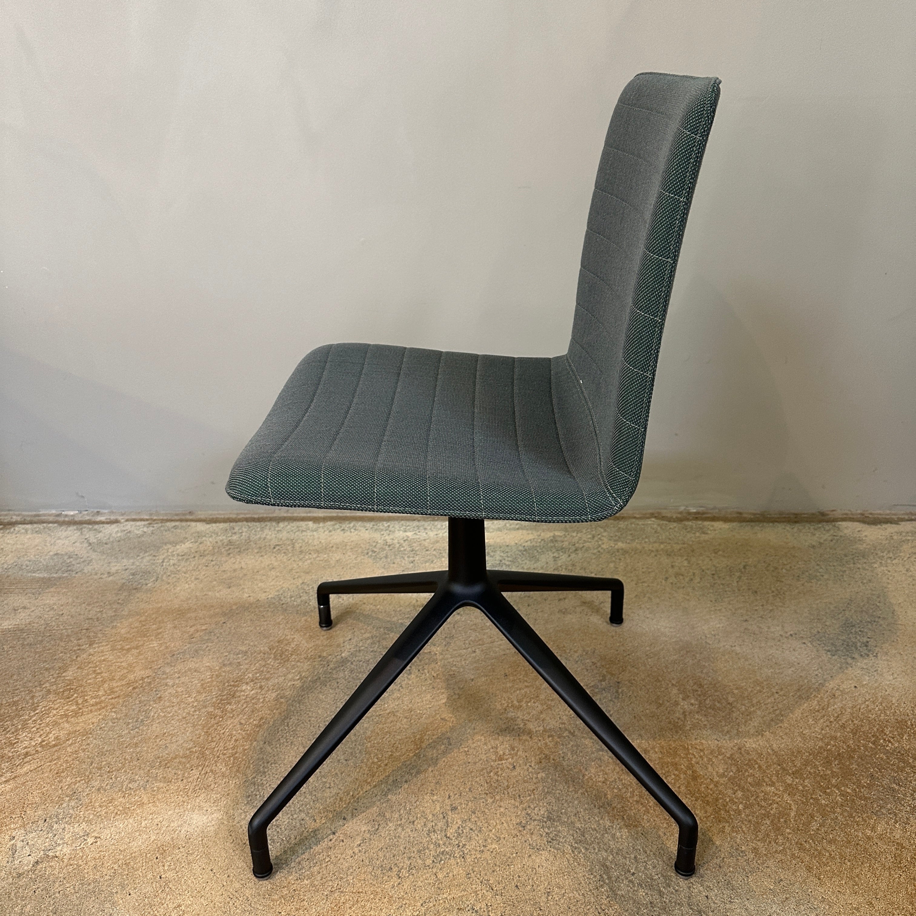 Andreu World / Flex Chair / Stuhl