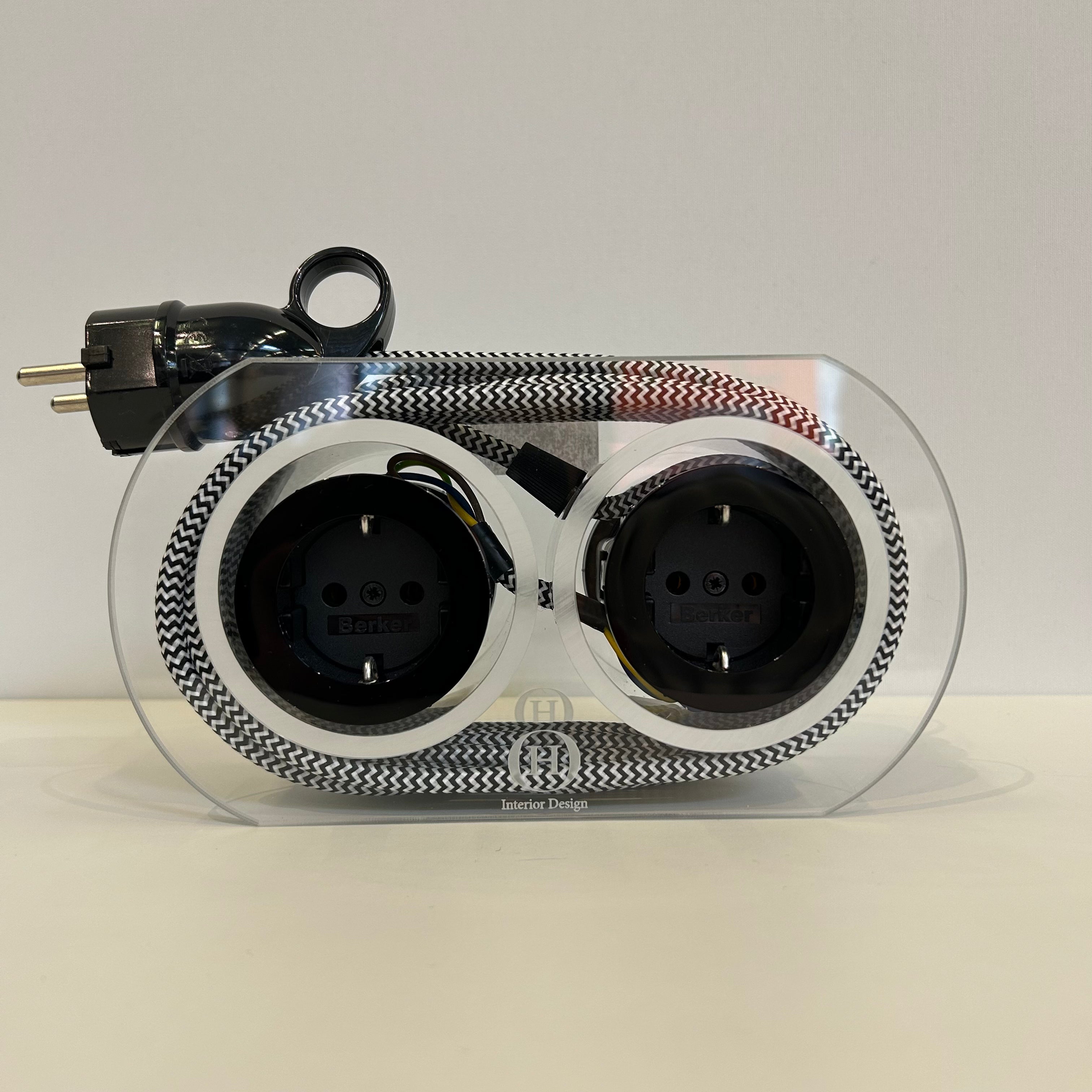 OH Interior Design / Verlängerungskabel 4 Steckdosen