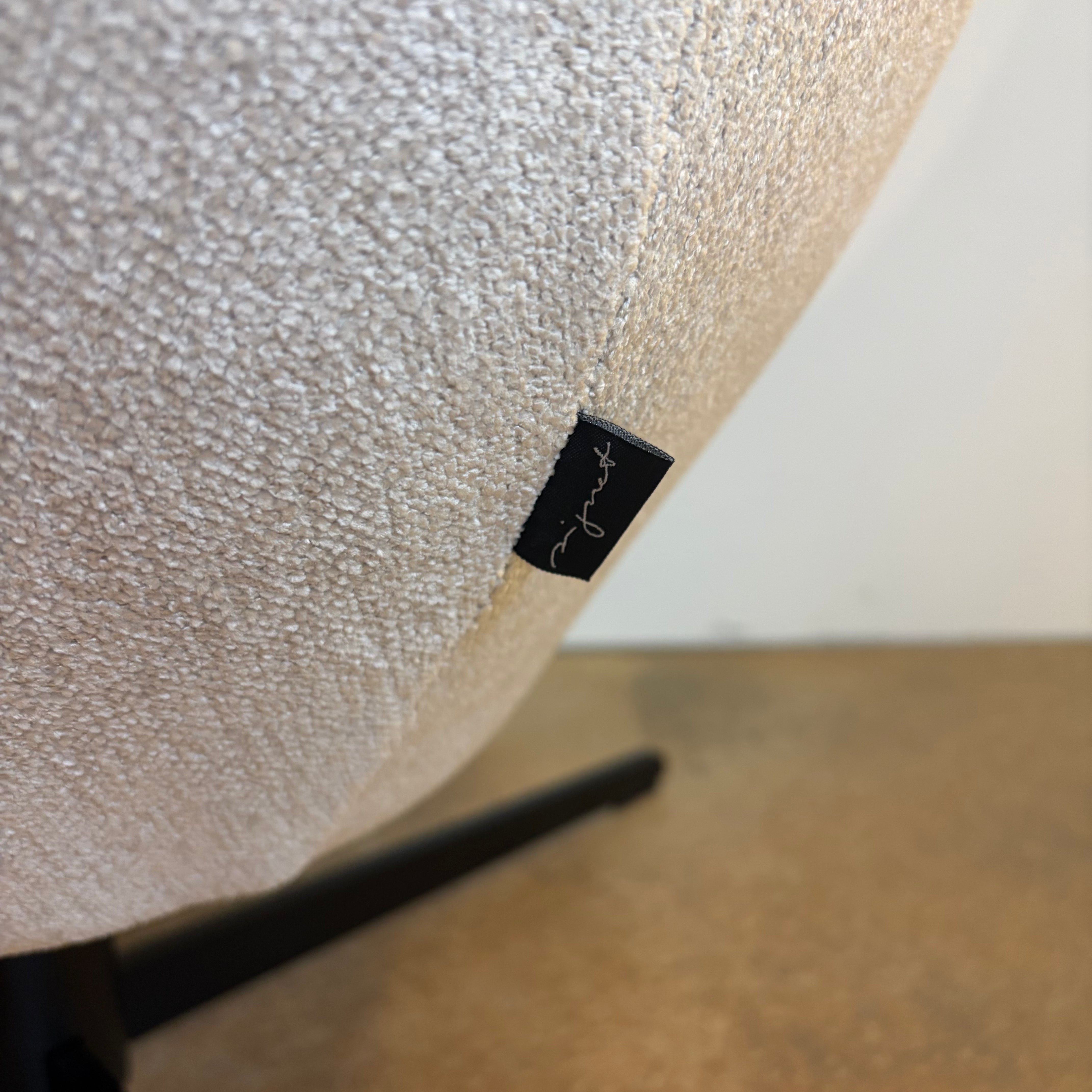 Signet Manira Relaxsessel mit Hocker Label