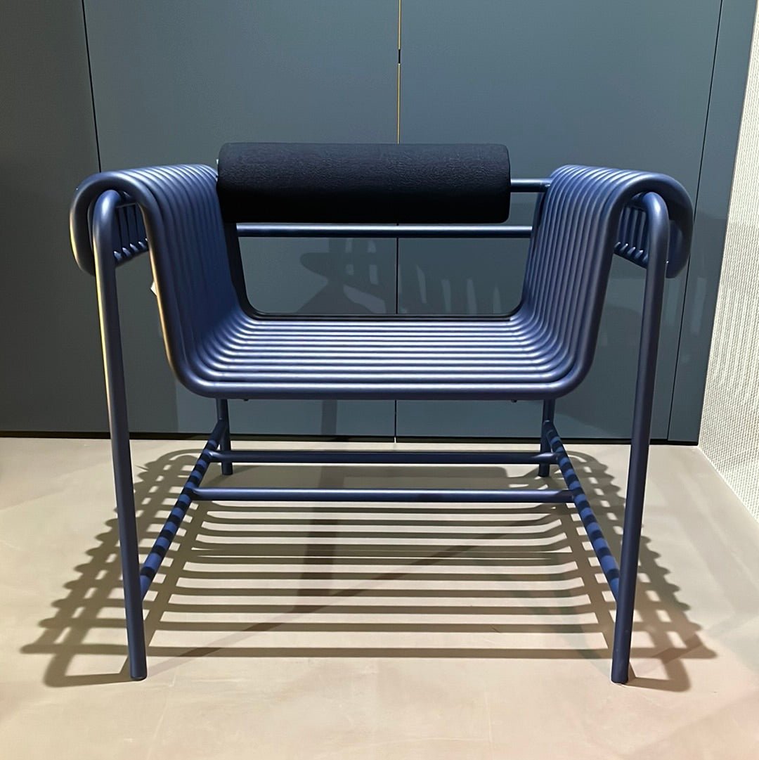 Blockbau / 22.24 Armchair / Armlehnenstuhl Blau - architare shop