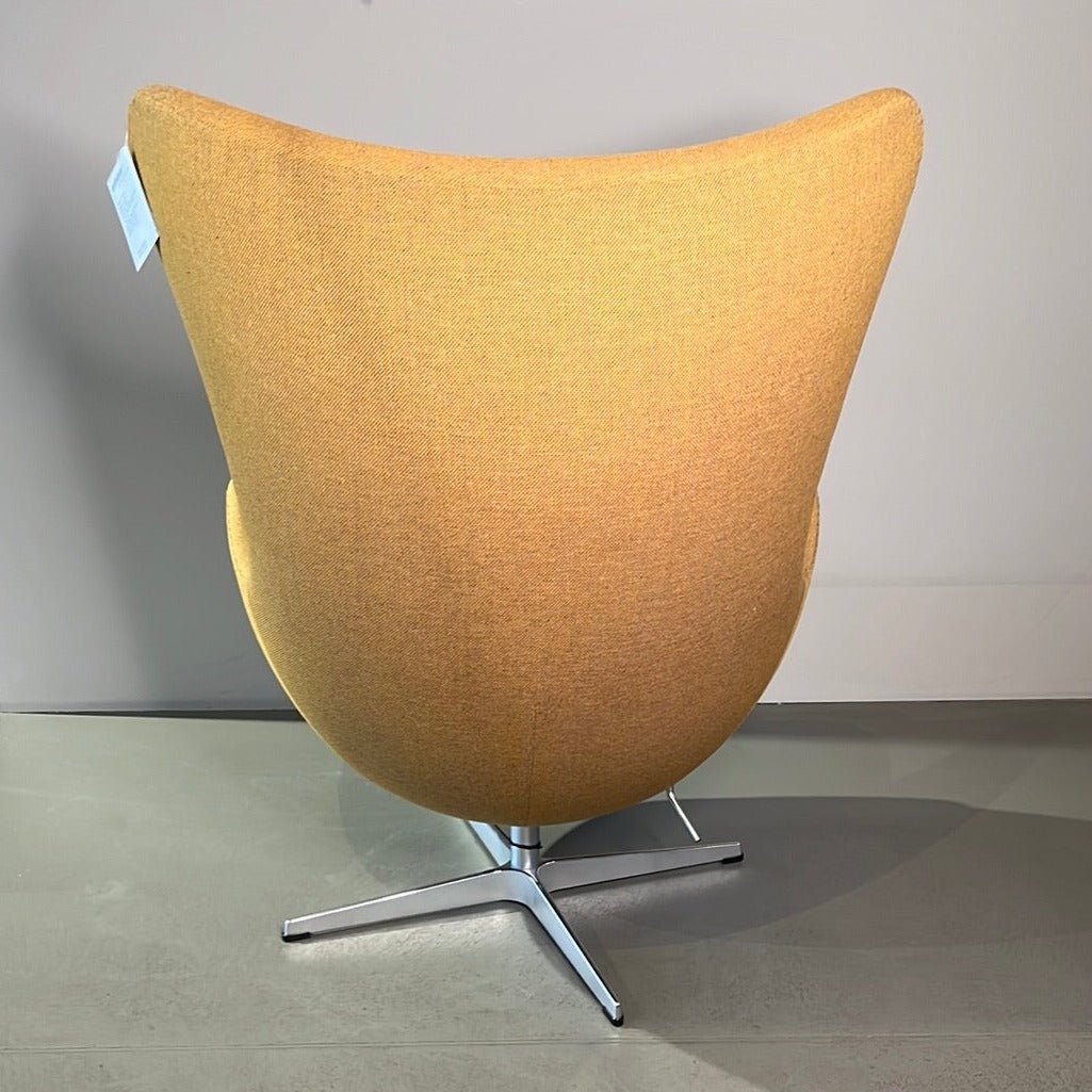 Fritz Hansen / EGG / Sessel mit Hocker - architare shop