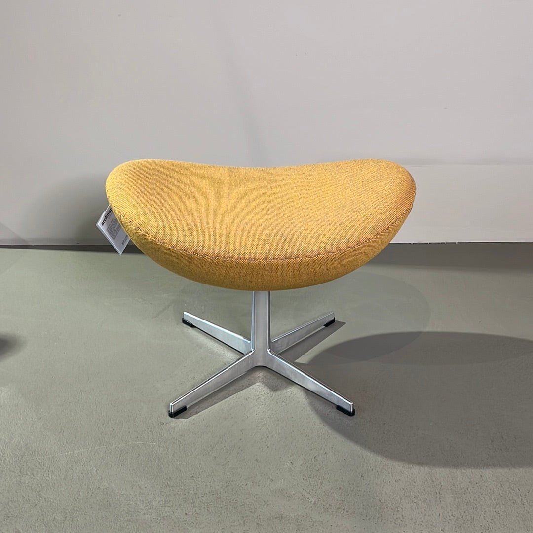 Fritz Hansen / EGG / Sessel mit Hocker - architare shop