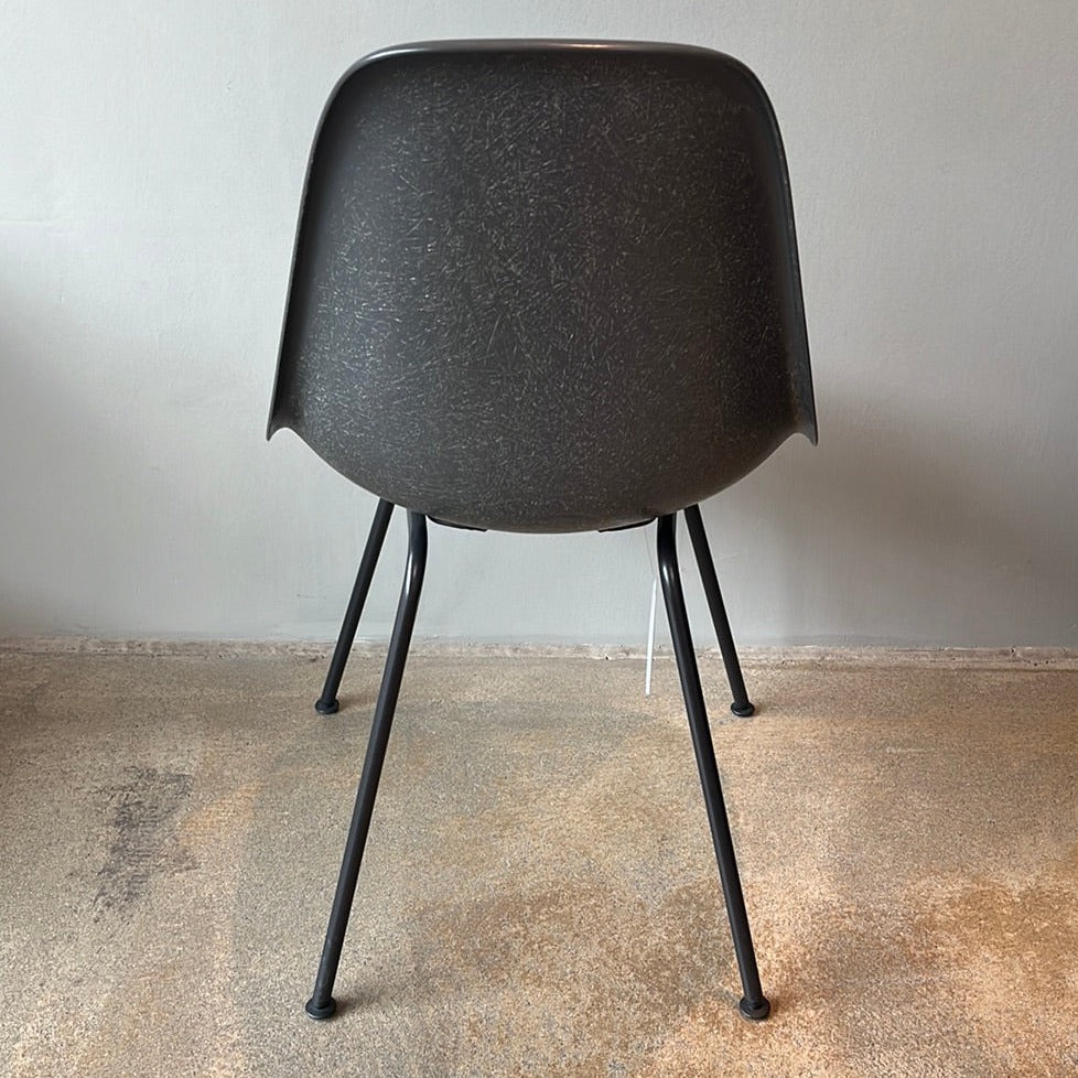 Vitra / Eames Fiberglass Side Chair Dsx / Stuhl