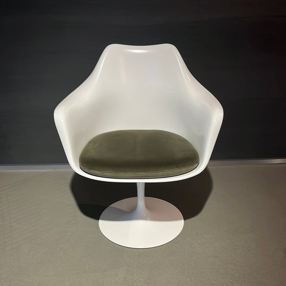 Knoll International / SAARINEN Tulpenstuhl / Armlehnstuhl
