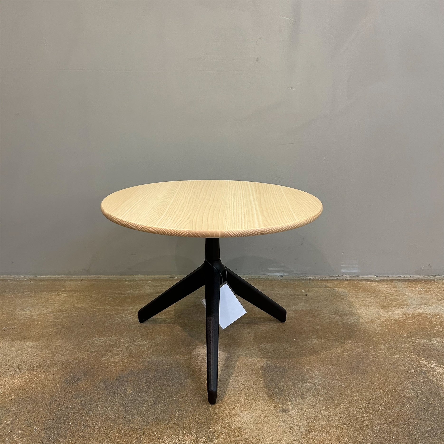 Röthlisberger / Rik 39 / Salon table