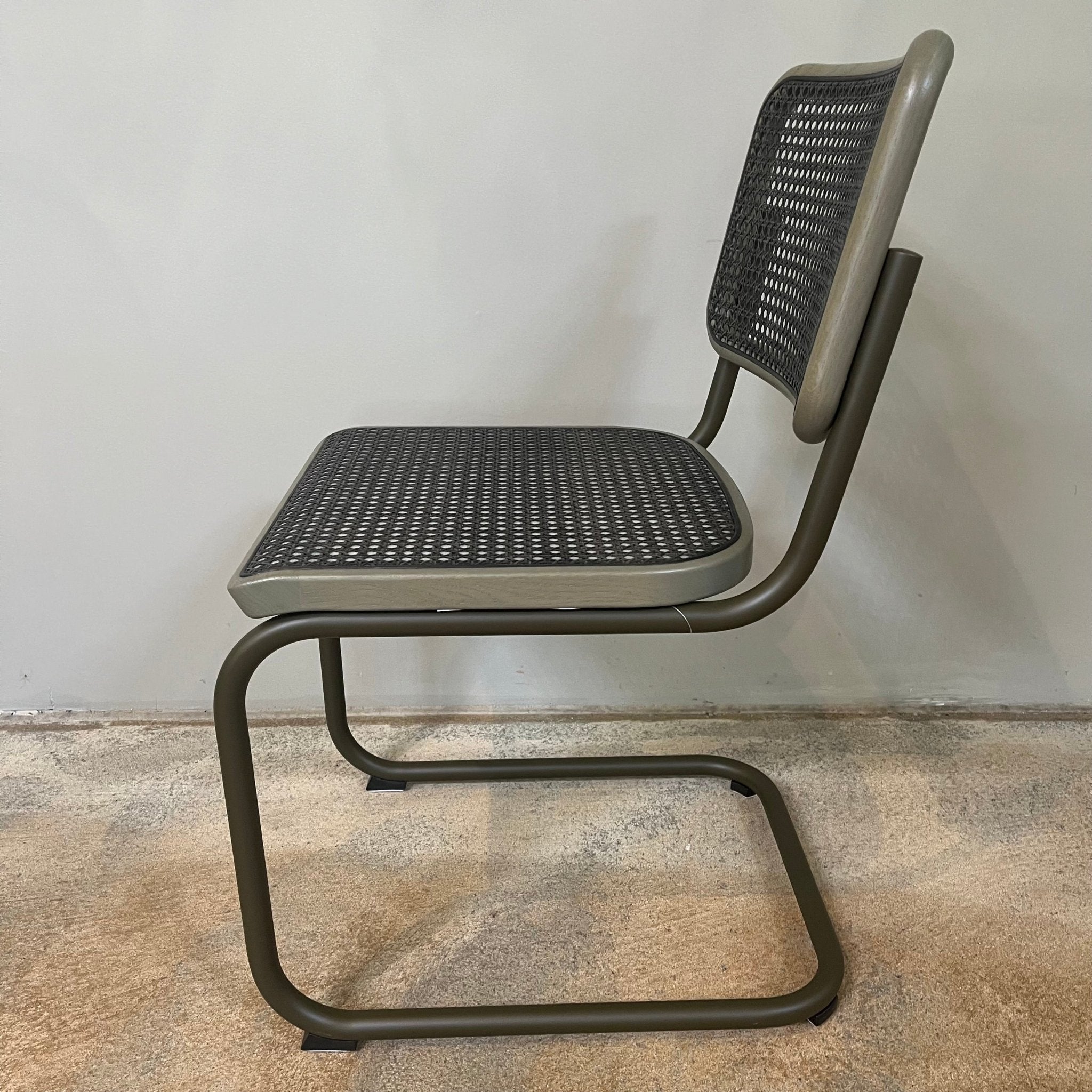 Thonet / S 32 V / Freischwinger Stuhl ohne Armlehnen - architare shop