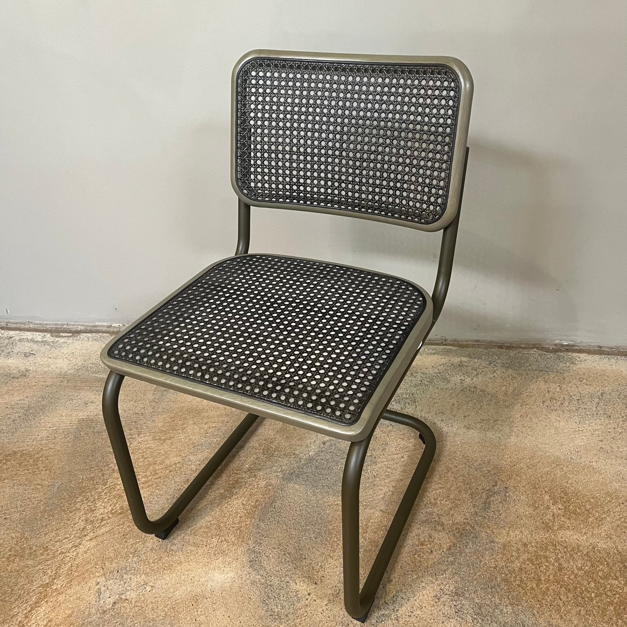 Thonet / S 32 V / Freischwinger Stuhl ohne Armlehnen - architare shop