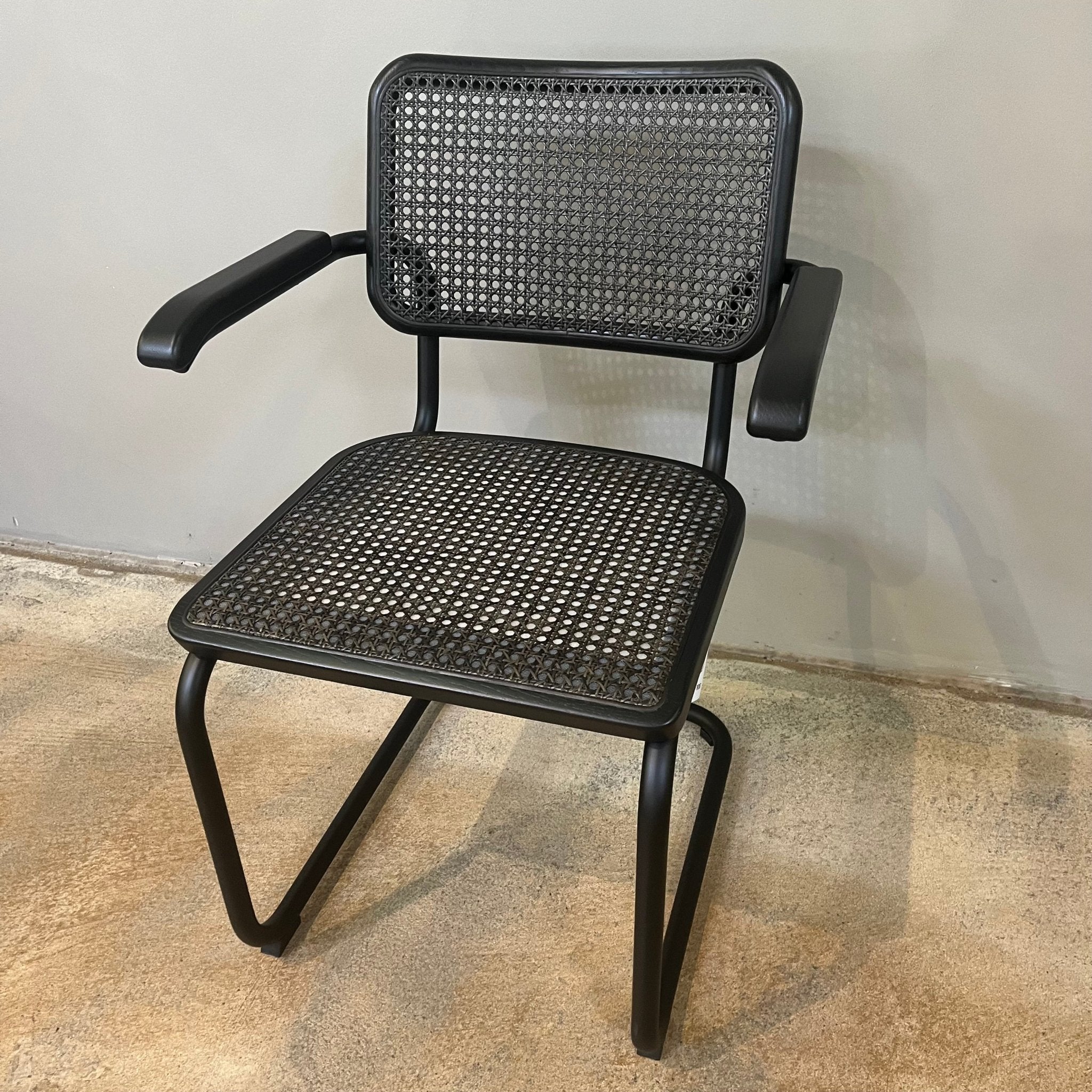 Thonet / S 64 V / Freischwinger Stuhl mit Armlehnen - architare shop