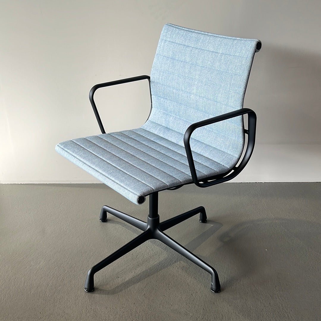 Vitra / ALU CHAIR EA 104 / Sessel - architare shop