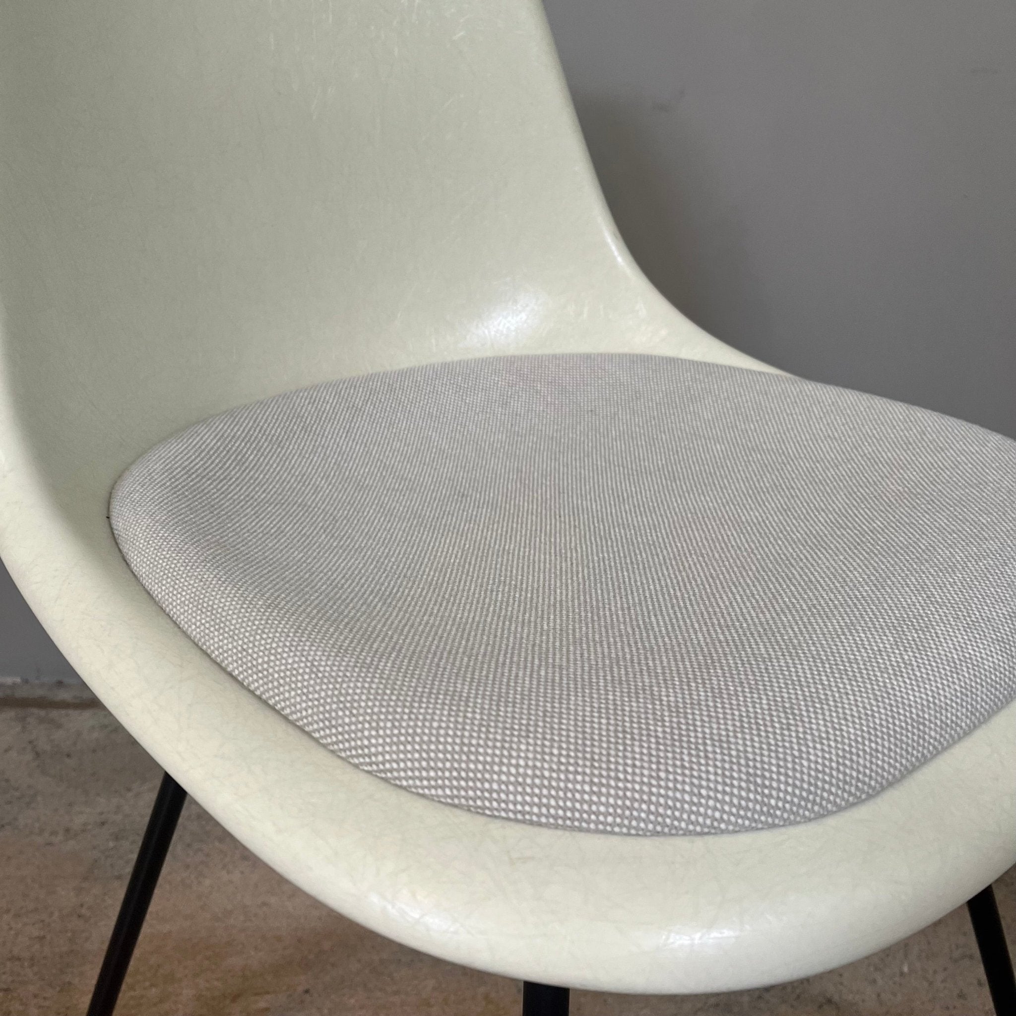 Vitra / Eames Fiberglass Side Chair / Stuhl - architare shop