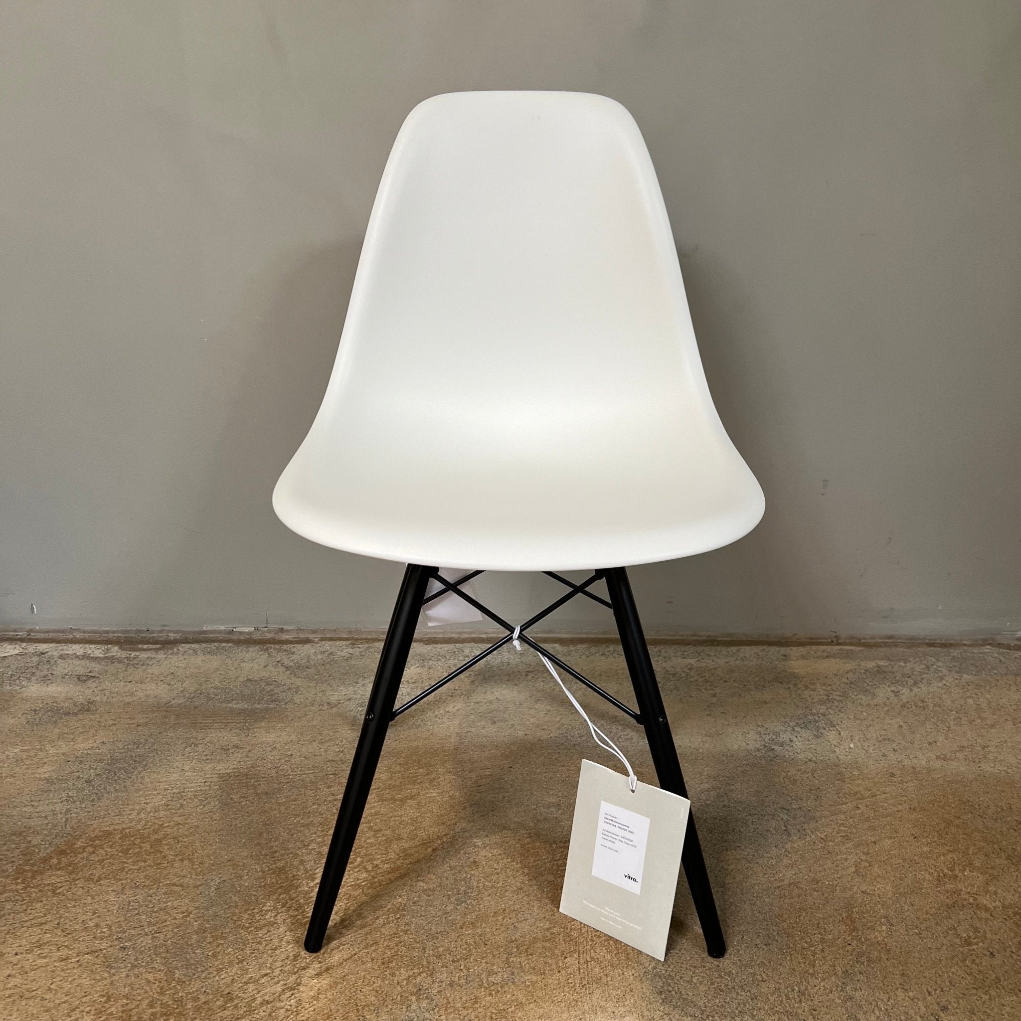 Vitra / Eames Plastic Sidechair DSW / Stuhl - architare shop