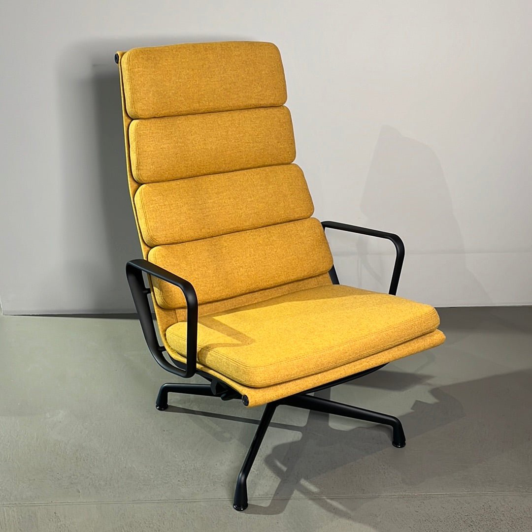 Vitra / SOFT PAD CHAIR EA / Sessel mit Hocker - architare shop